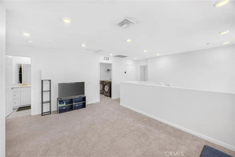4215 E Carmel Privado Ontario, CA 91761