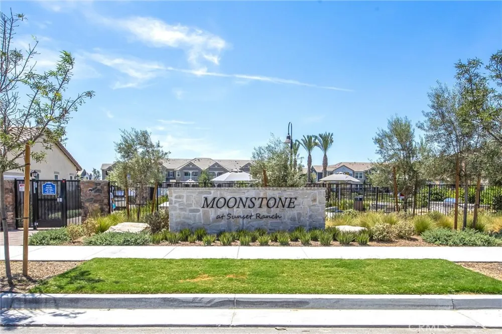 4215 E Carmel Privado Ontario, CA 91761