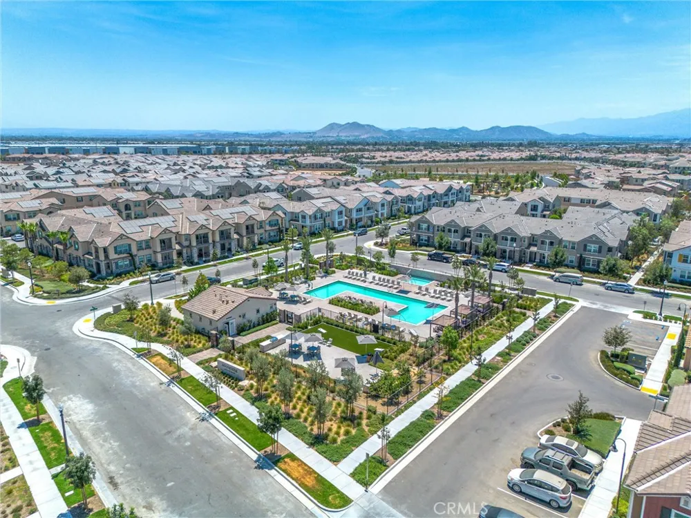 4215 E Carmel Privado Ontario, CA 91761