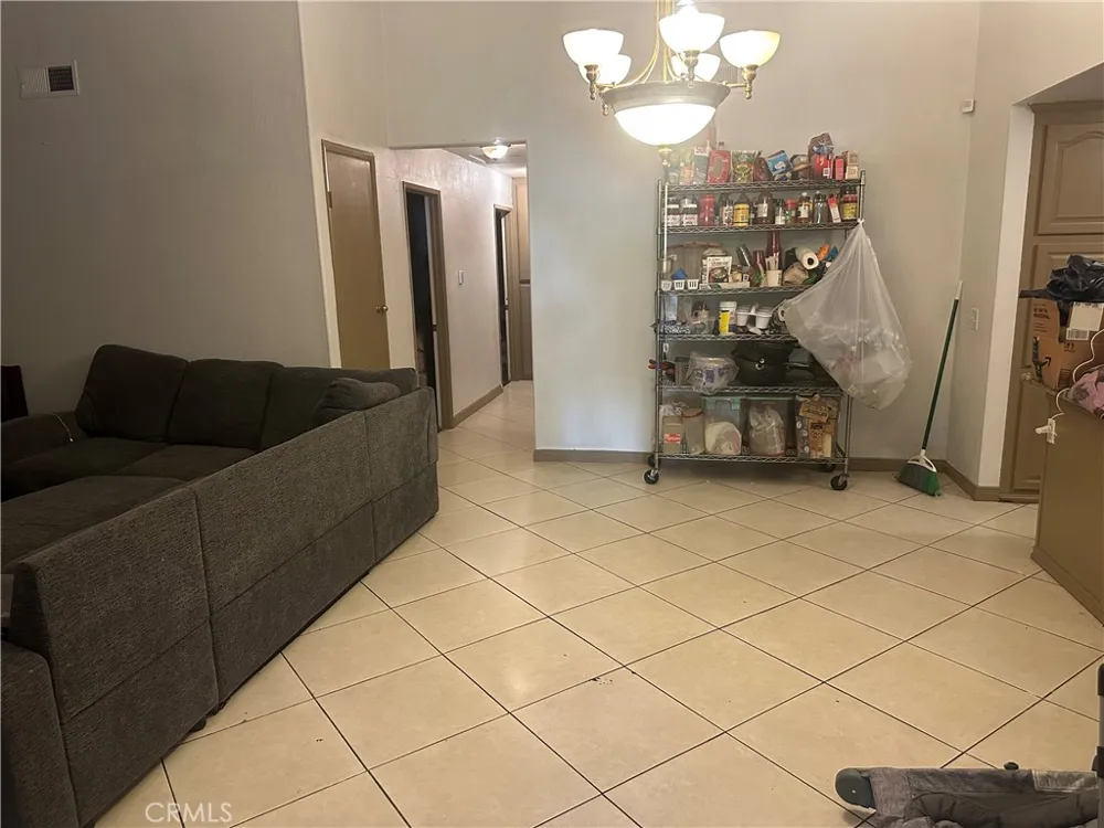 1040 S Alice Rialto, CA 92376