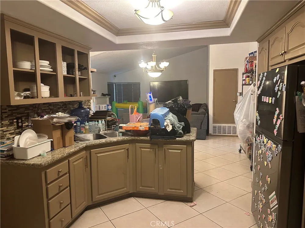 1040 S Alice Rialto, CA 92376