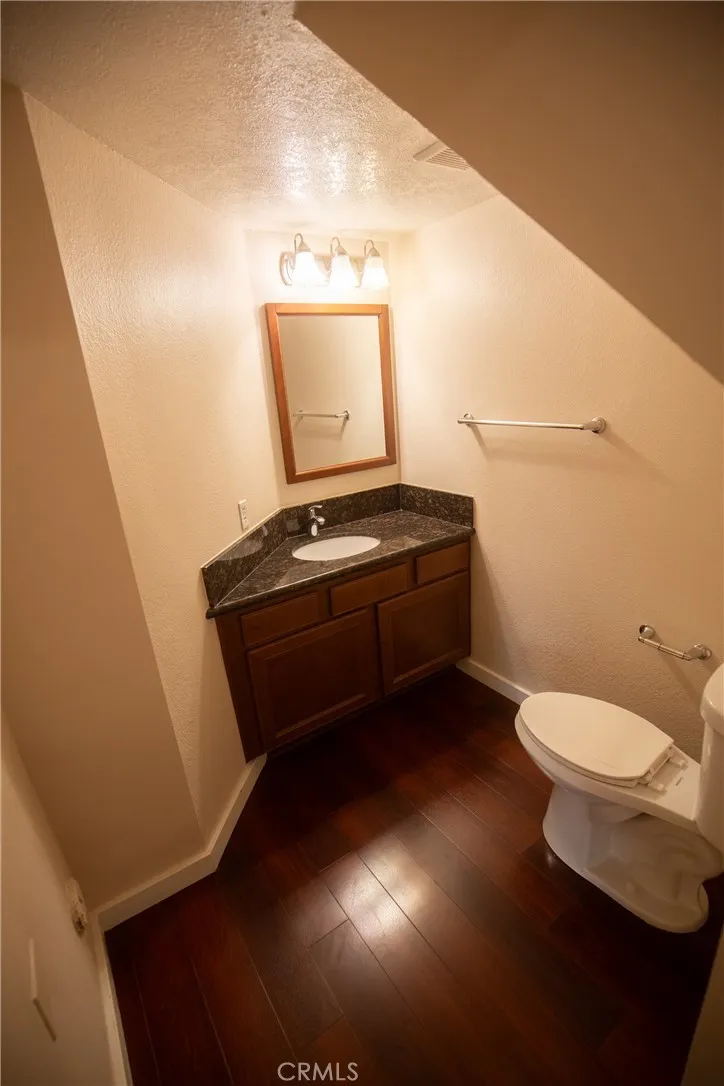 21224 Jasmines Lake Forest, CA 92630