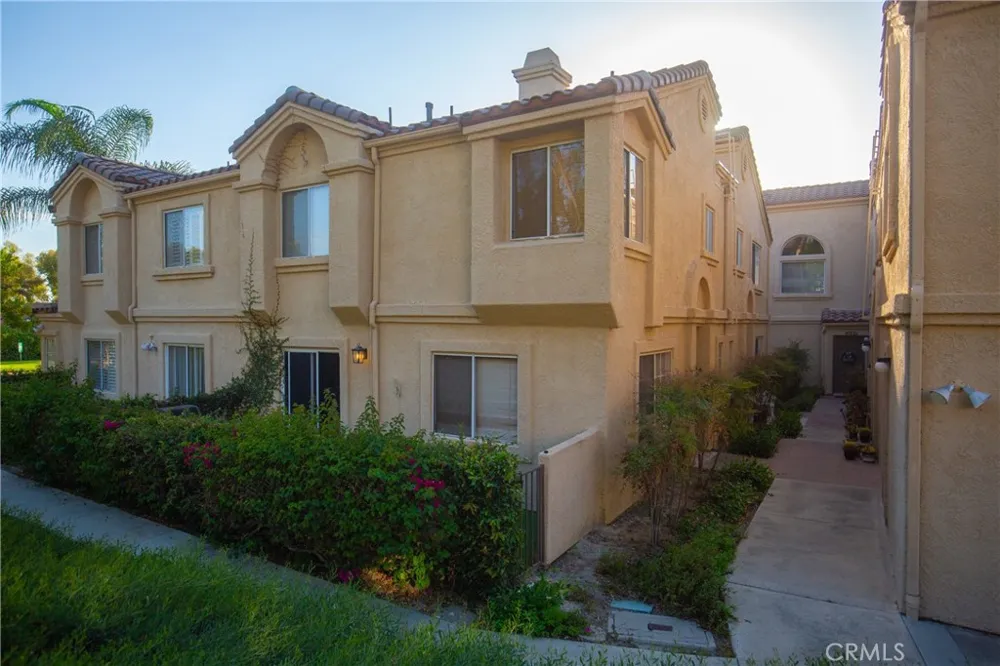 21224 Jasmines Lake Forest, CA 92630