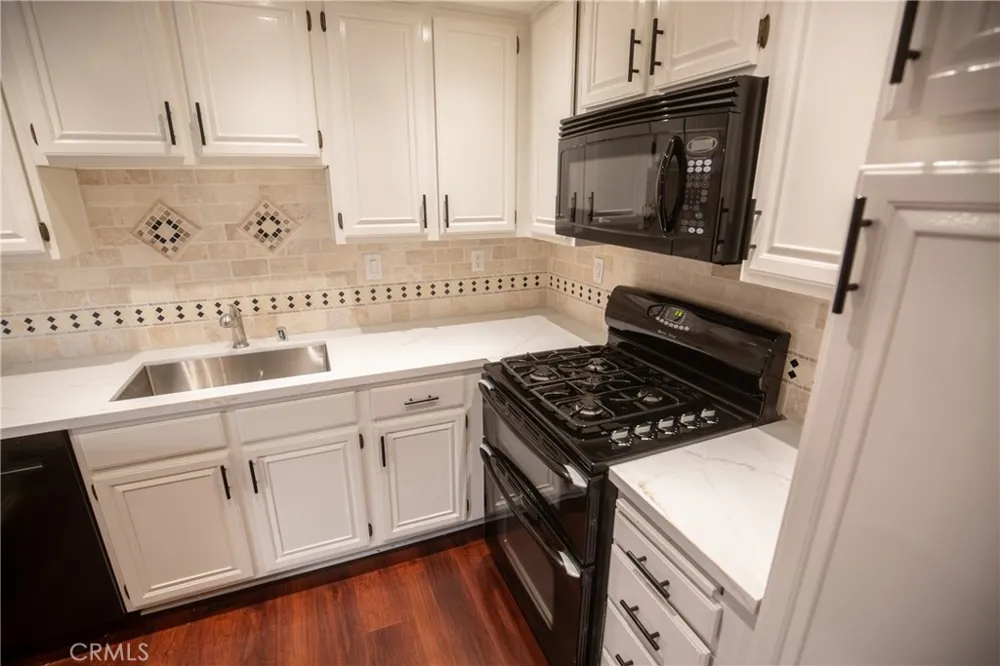 21224 Jasmines Lake Forest, CA 92630
