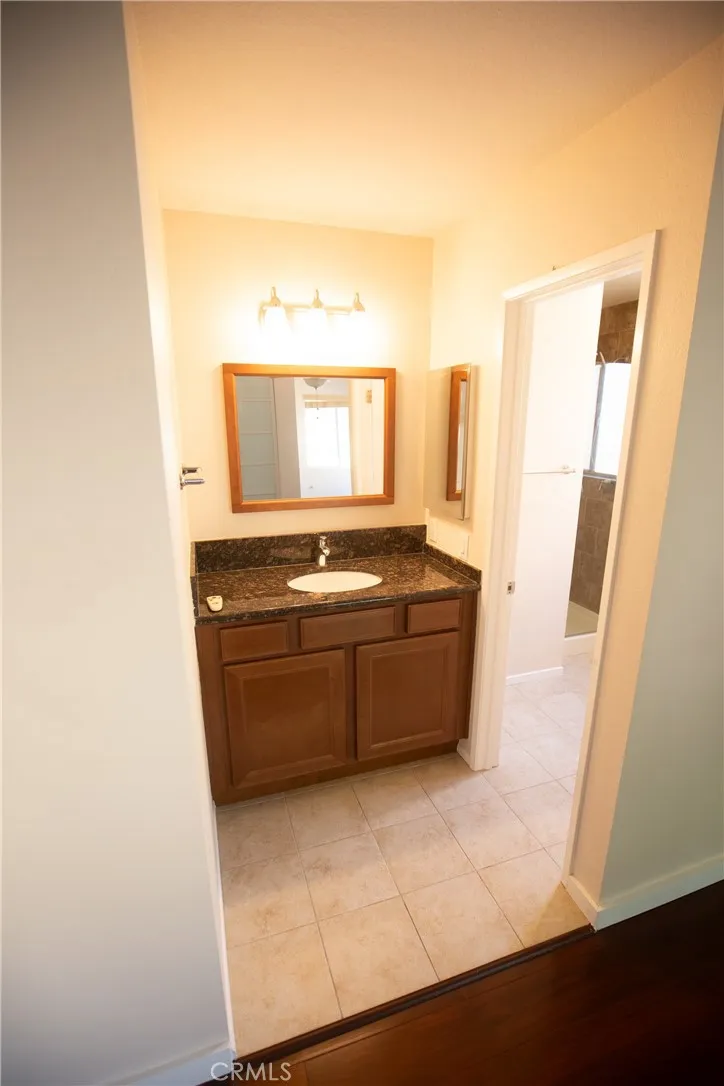 21224 Jasmines Lake Forest, CA 92630
