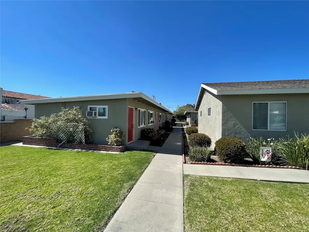 1015 Azusa Avenue #03 Azusa, CA 91702