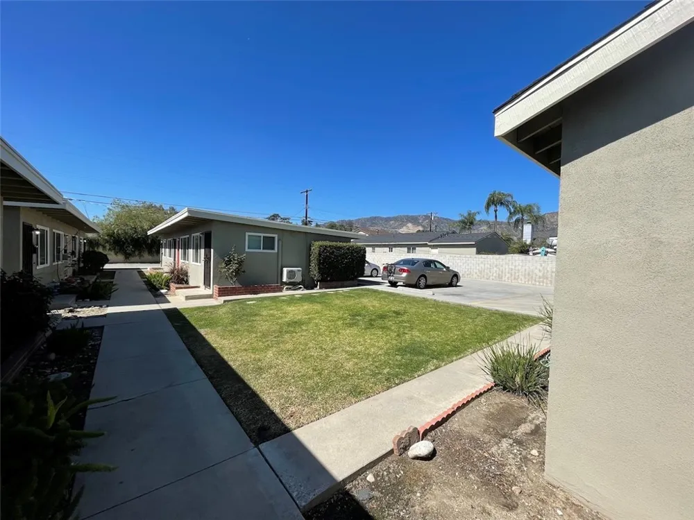 1015 Azusa Avenue #03 Azusa, CA 91702