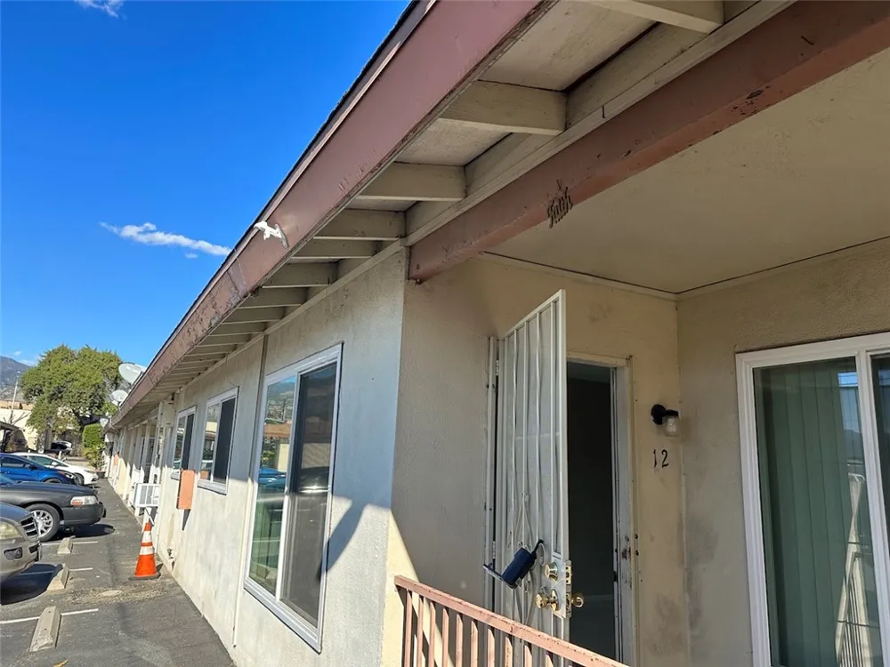 936 W Foothill Boulevard #12 Azusa, CA 91702