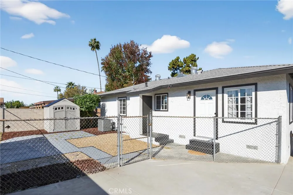 16682 E Greenhaven Covina, CA 91722