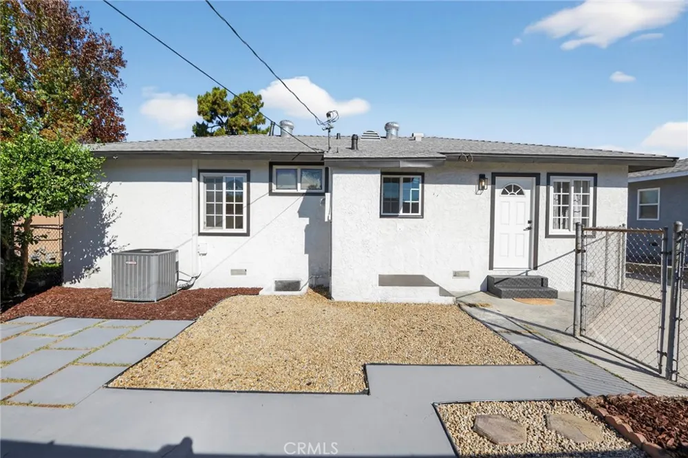 16682 E Greenhaven Covina, CA 91722