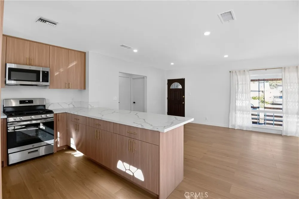 16682 E Greenhaven Covina, CA 91722