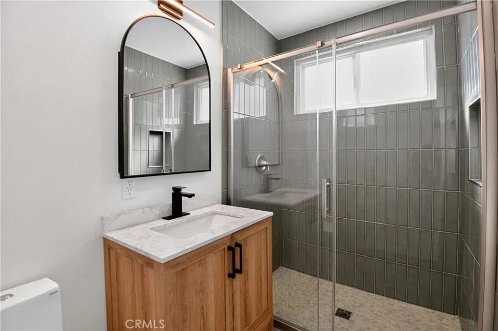16682 E Greenhaven Covina, CA 91722