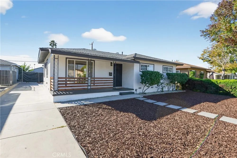 16682 E Greenhaven Covina, CA 91722