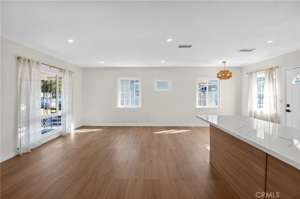 16682 E Greenhaven Covina, CA 91722