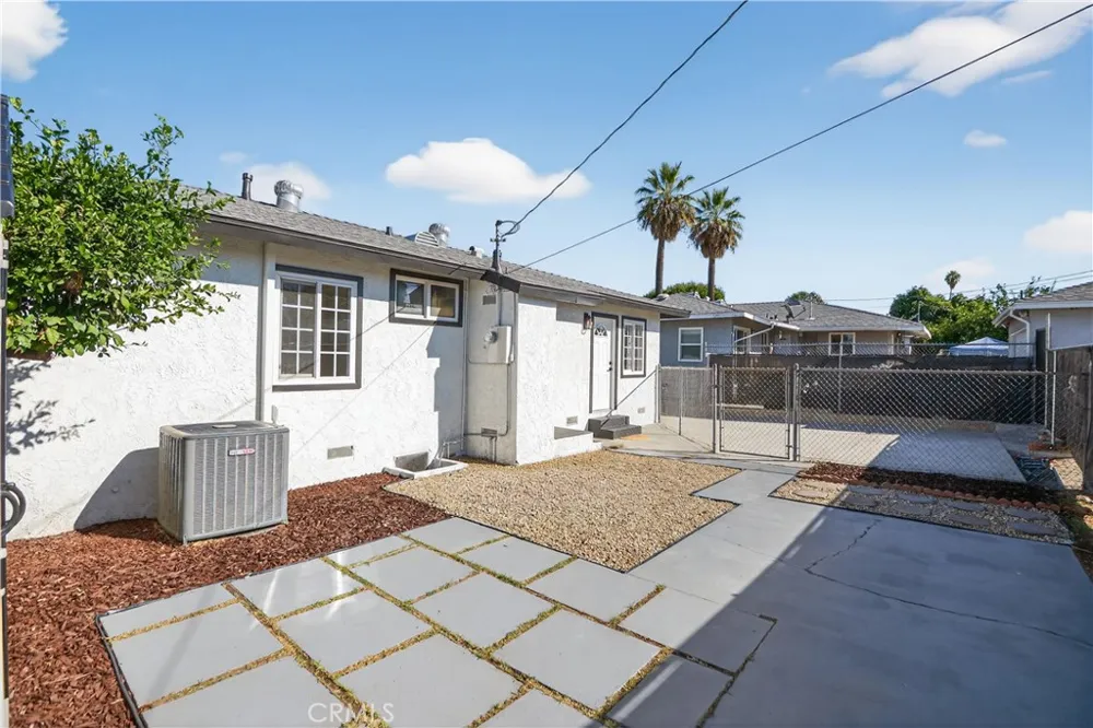 16682 E Greenhaven Covina, CA 91722