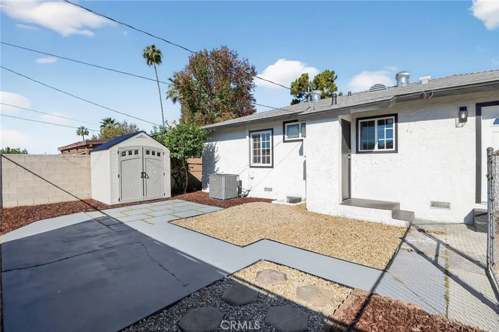 16682 E Greenhaven Covina, CA 91722