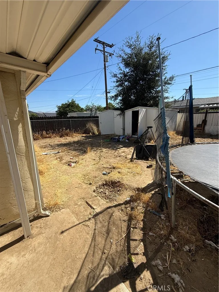 1082 S Santa Fe st Hemet, CA 92543