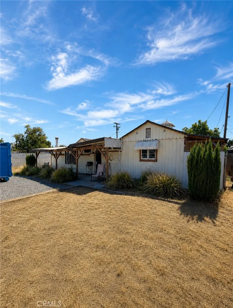 1082 S Santa Fe st Hemet, CA 92543