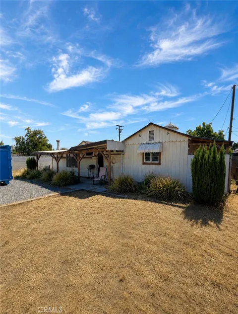 1082 S Santa Fe st