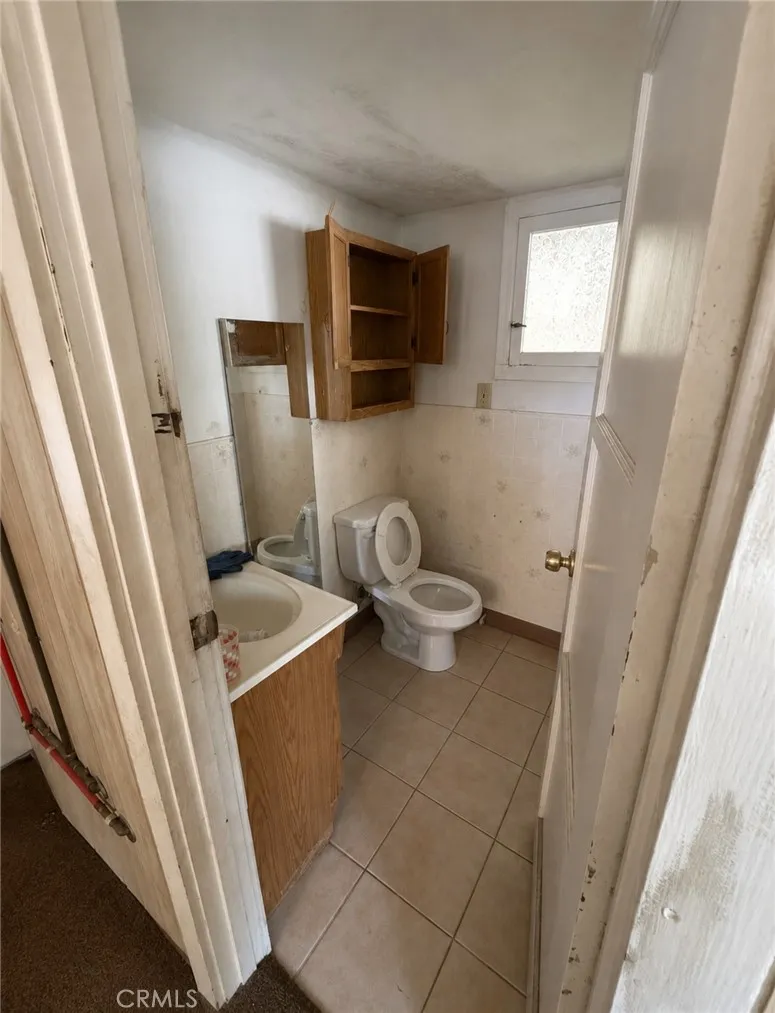 1082 S Santa Fe st Hemet, CA 92543
