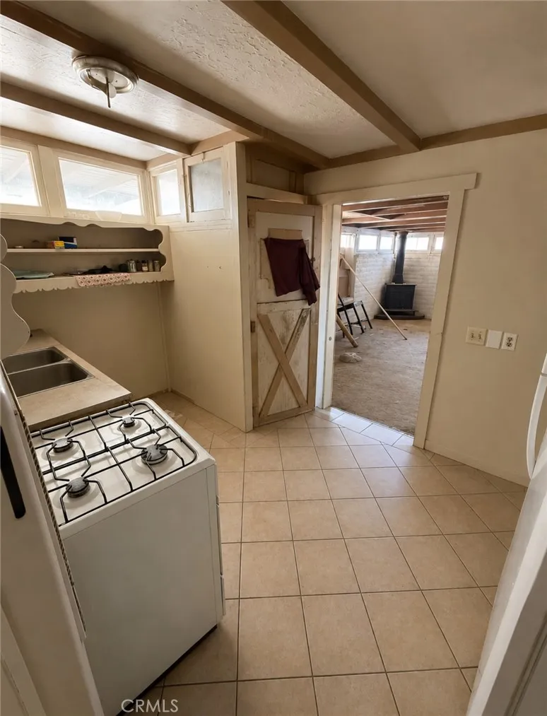 1082 S Santa Fe st Hemet, CA 92543