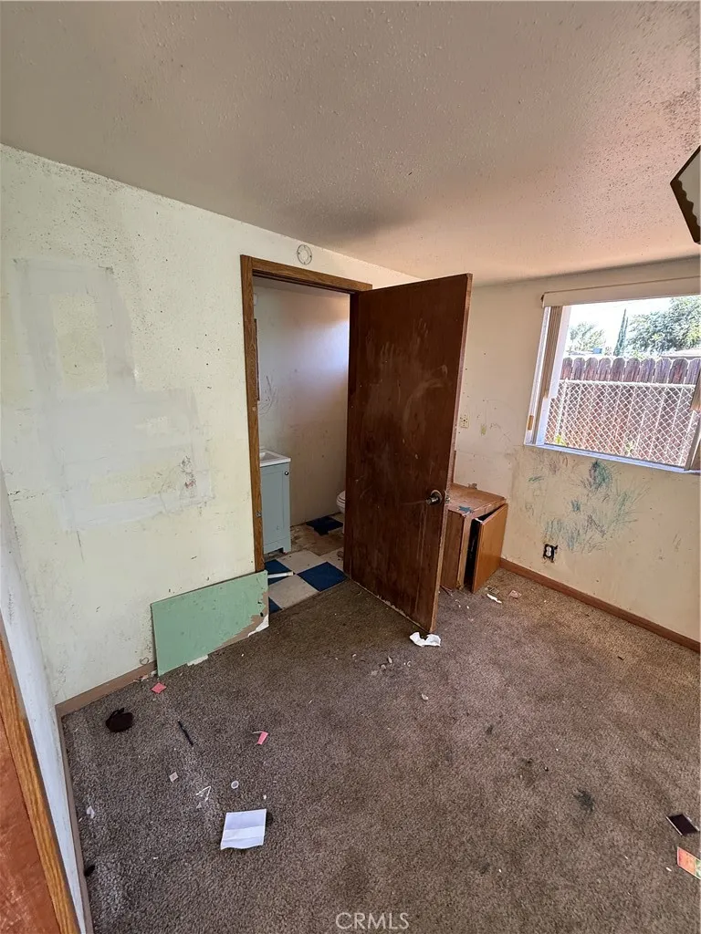 1082 S Santa Fe st Hemet, CA 92543