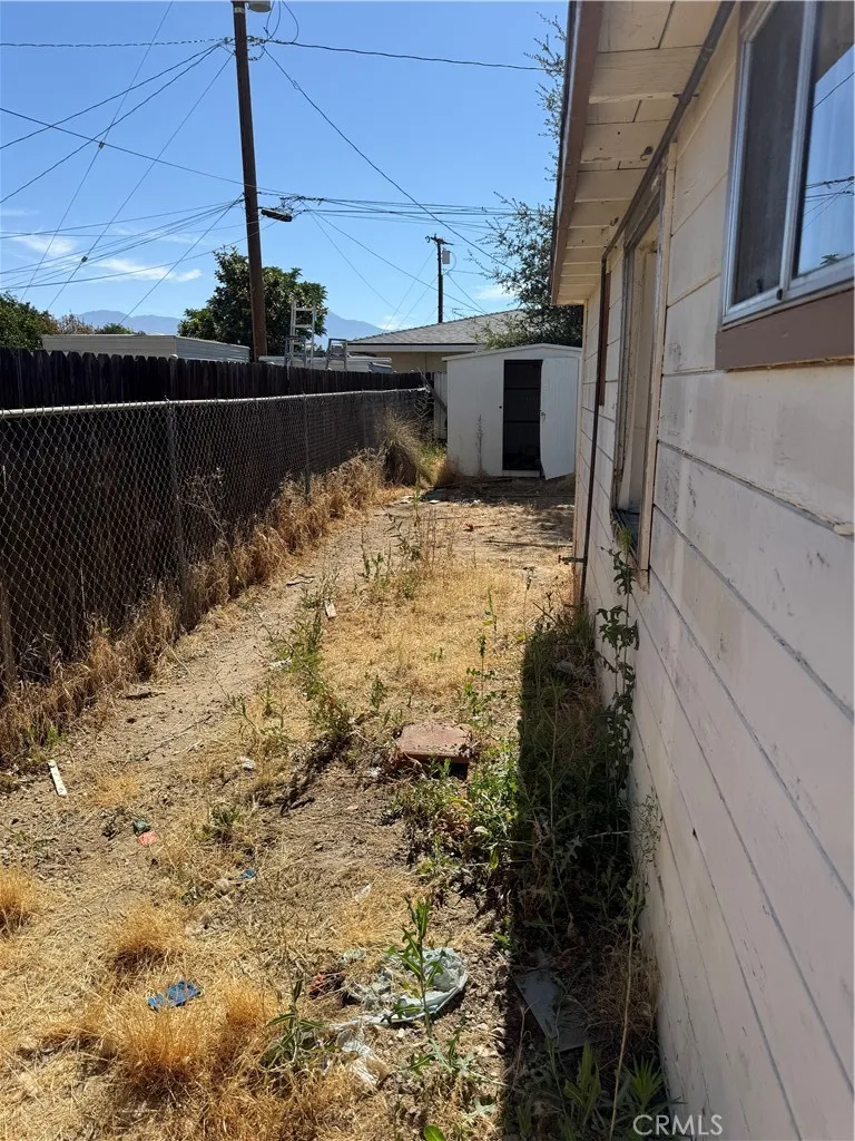1082 S Santa Fe st Hemet, CA 92543
