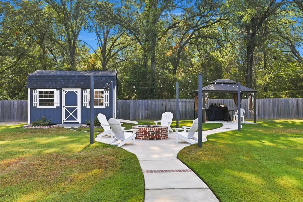 221 Private Road 6235 #2320 Mineola, TX 75773