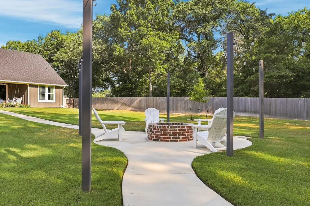 221 Private Road 6235 #2320 Mineola, TX 75773