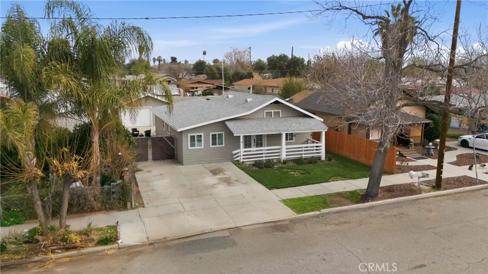 332 S Ramona Hemet, CA 92543