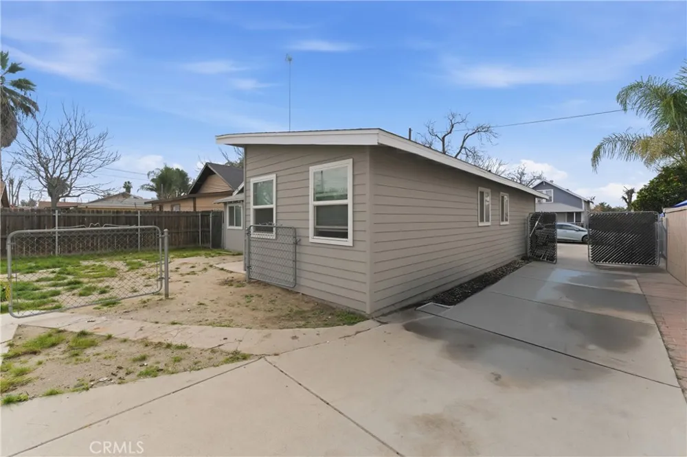 332 S Ramona Hemet, CA 92543