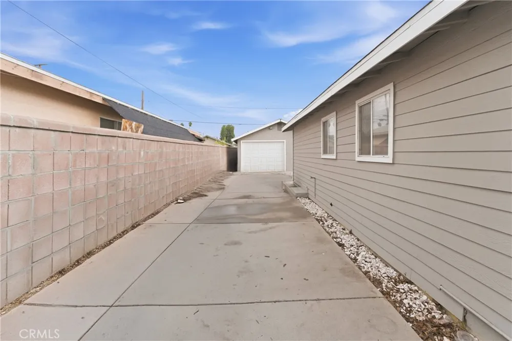 332 S Ramona Hemet, CA 92543