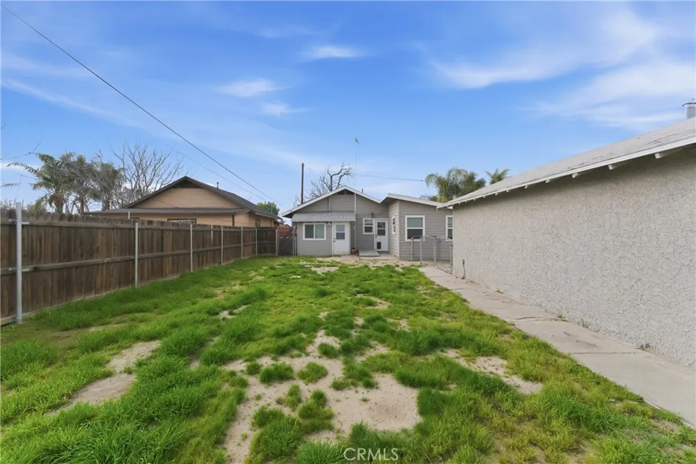332 S Ramona Hemet, CA 92543