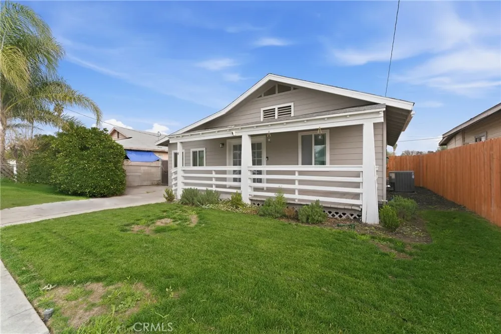 332 S Ramona Hemet, CA 92543