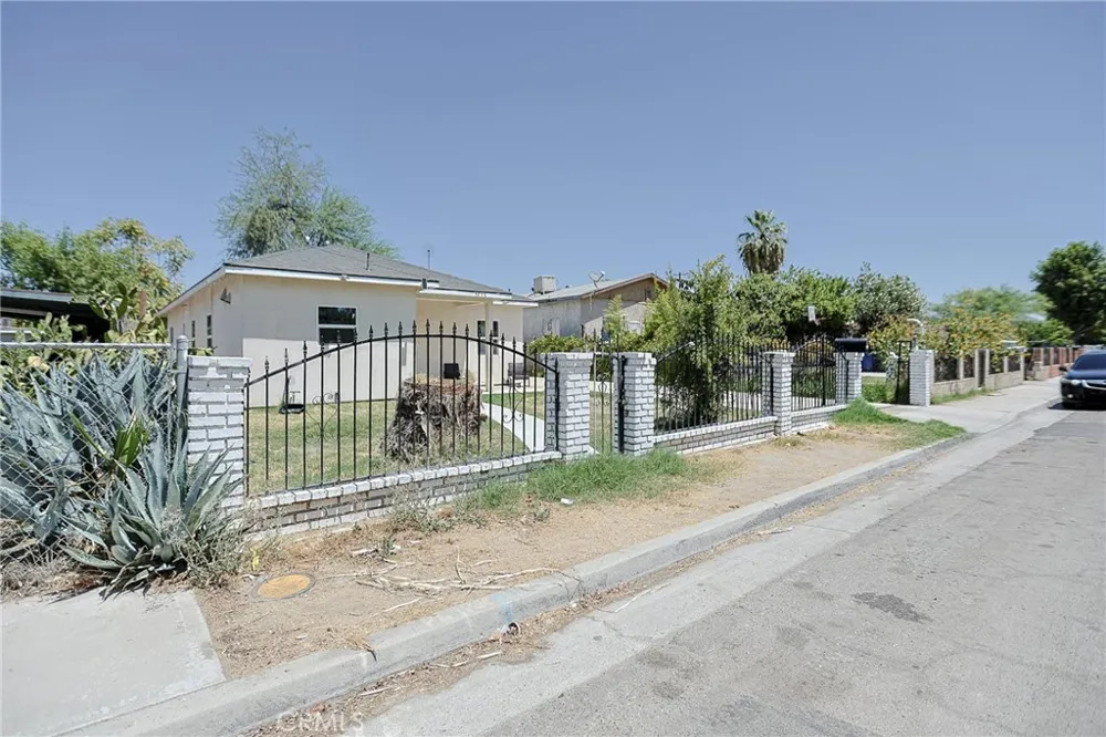 1012 Feliz Bakersfield, CA 93307