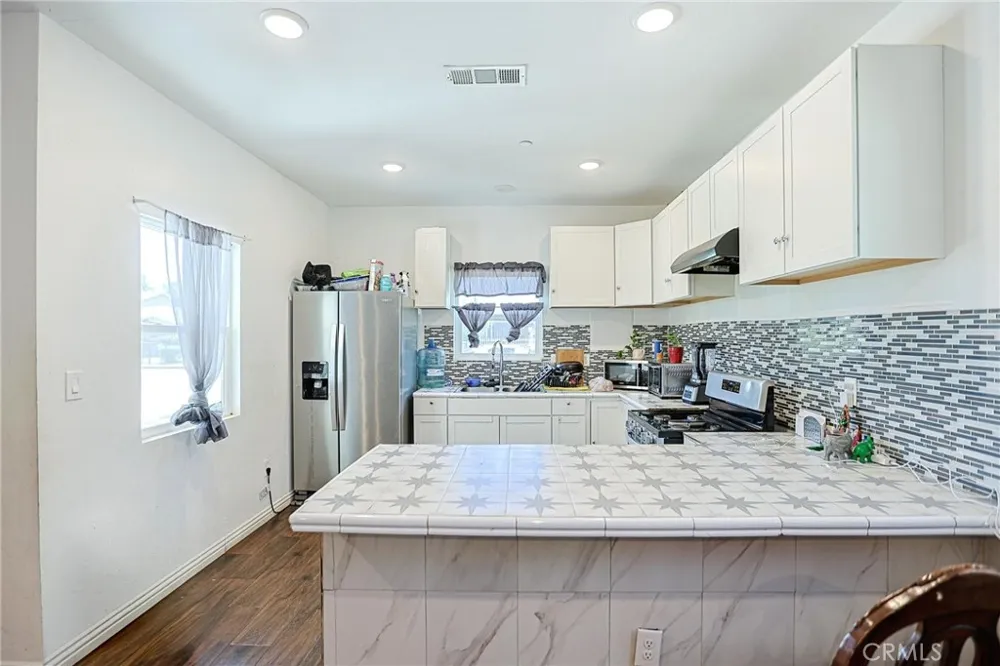 1012 Feliz Bakersfield, CA 93307