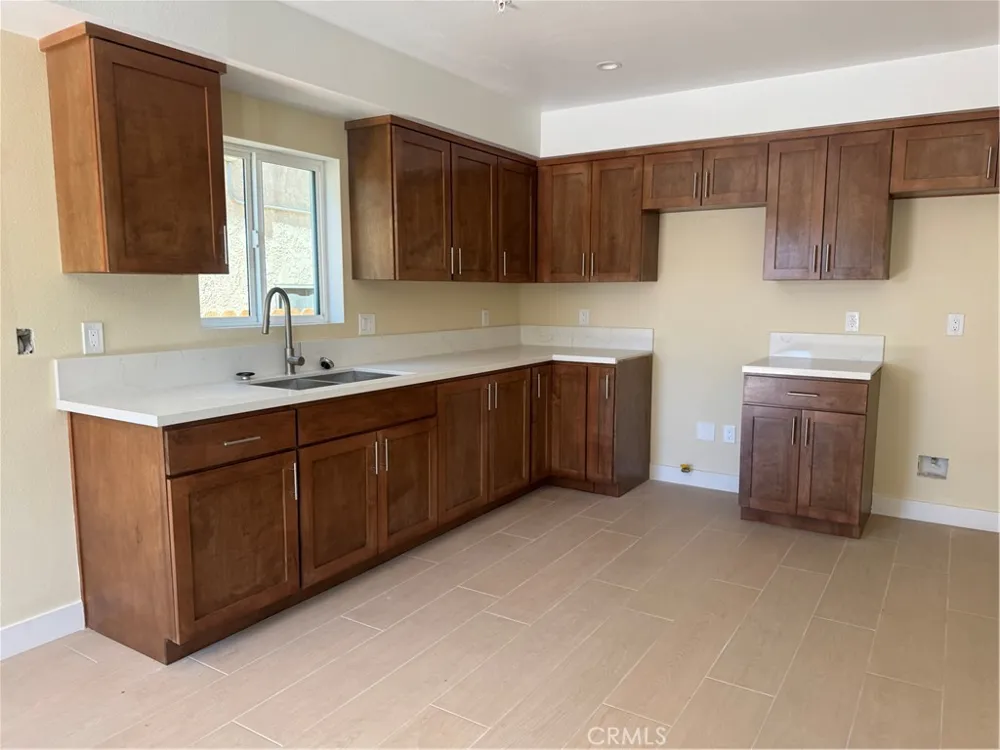 908 Lakme Avenue Wilmington, CA 90744
