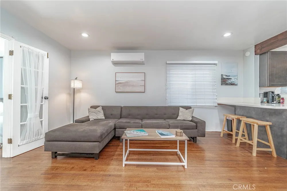 325 Cedar Long Beach, CA 90802