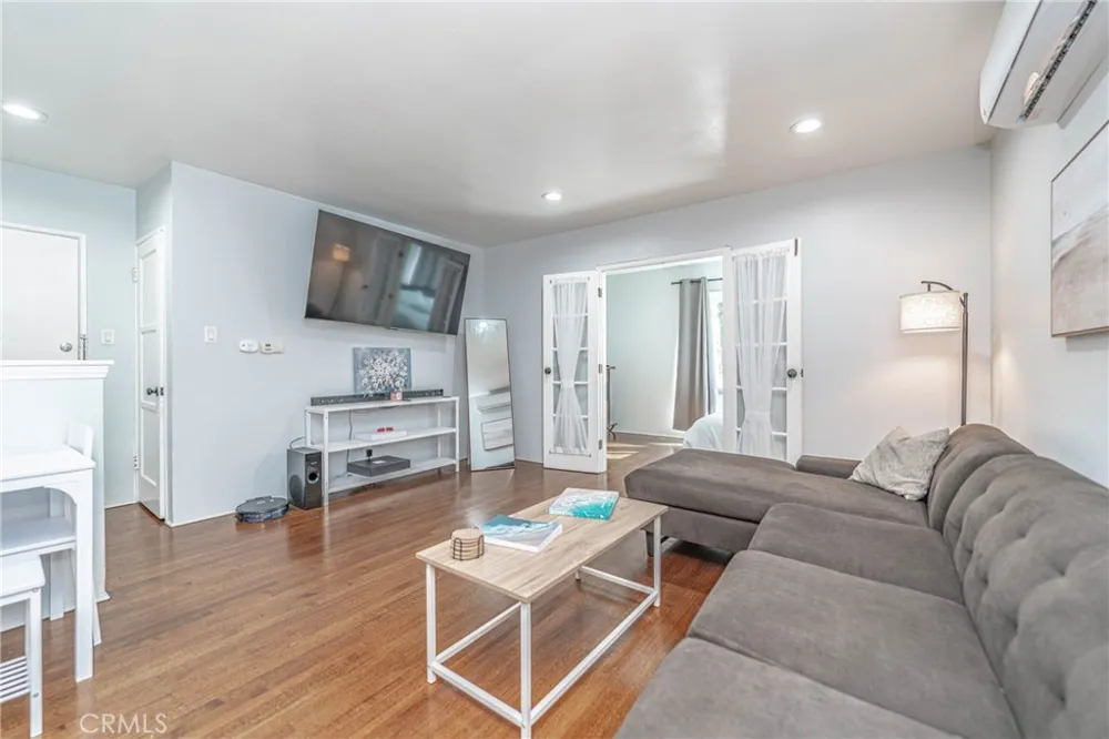 325 Cedar Long Beach, CA 90802