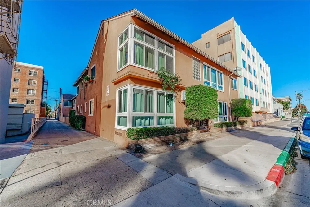 325 Cedar Long Beach, CA 90802