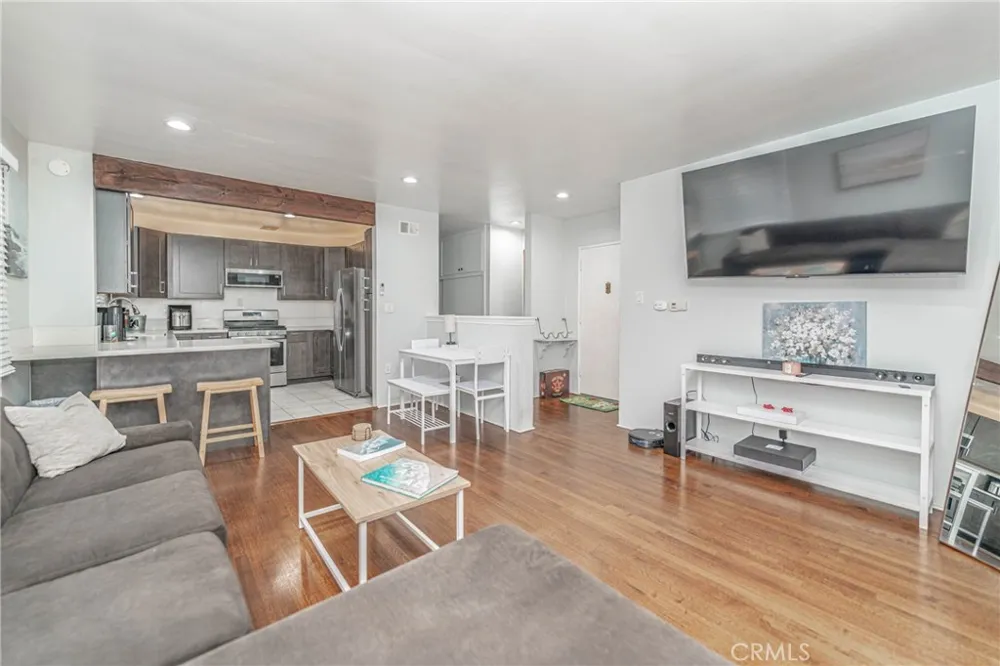 325 Cedar Long Beach, CA 90802