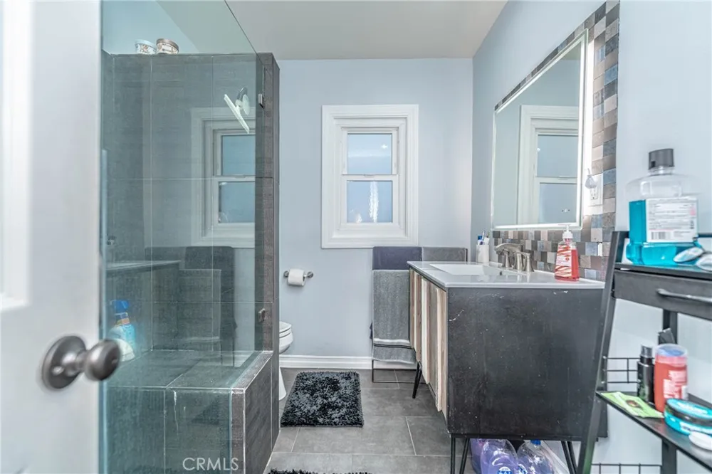 325 Cedar Long Beach, CA 90802