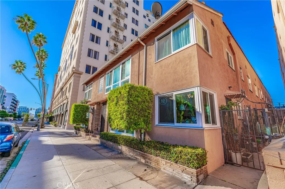 325 Cedar Long Beach, CA 90802