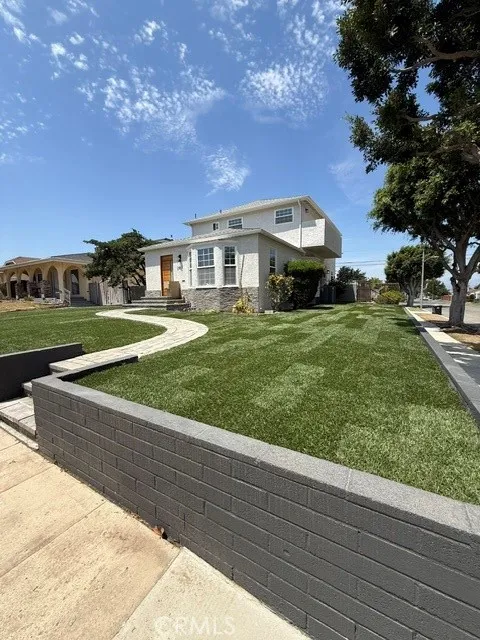 2401 W 78th Inglewood, CA 90305