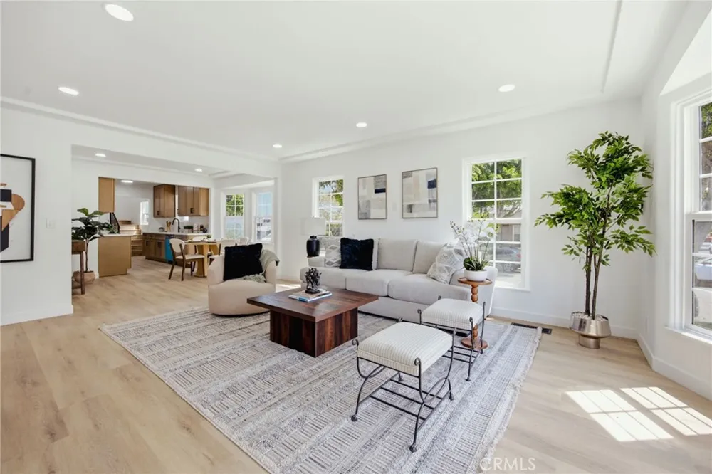 2401 W 78th Inglewood, CA 90305