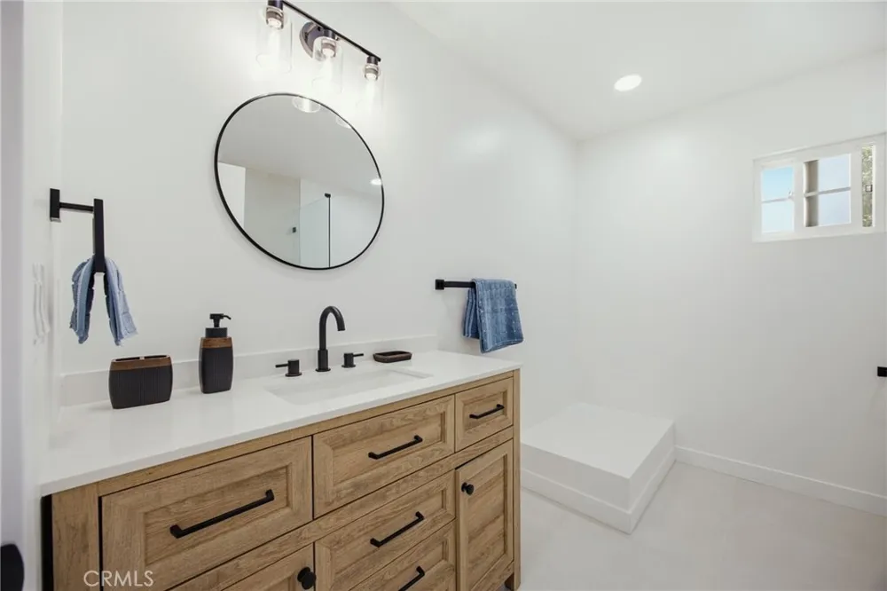 2401 W 78th Inglewood, CA 90305