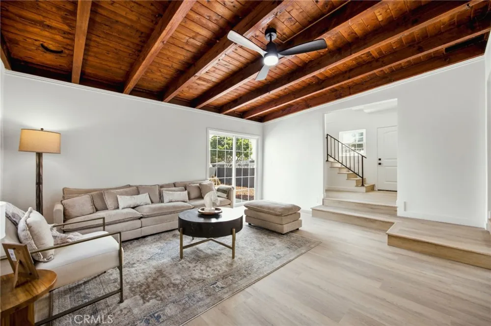 2401 W 78th Inglewood, CA 90305