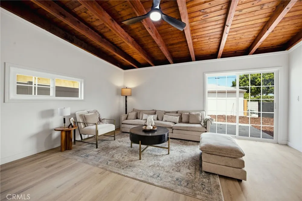2401 W 78th Inglewood, CA 90305