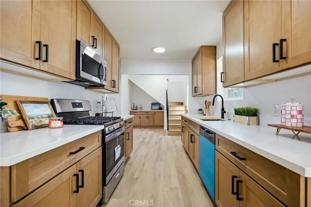2401 W 78th Inglewood, CA 90305