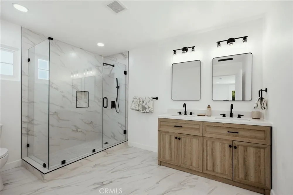 2401 W 78th Inglewood, CA 90305